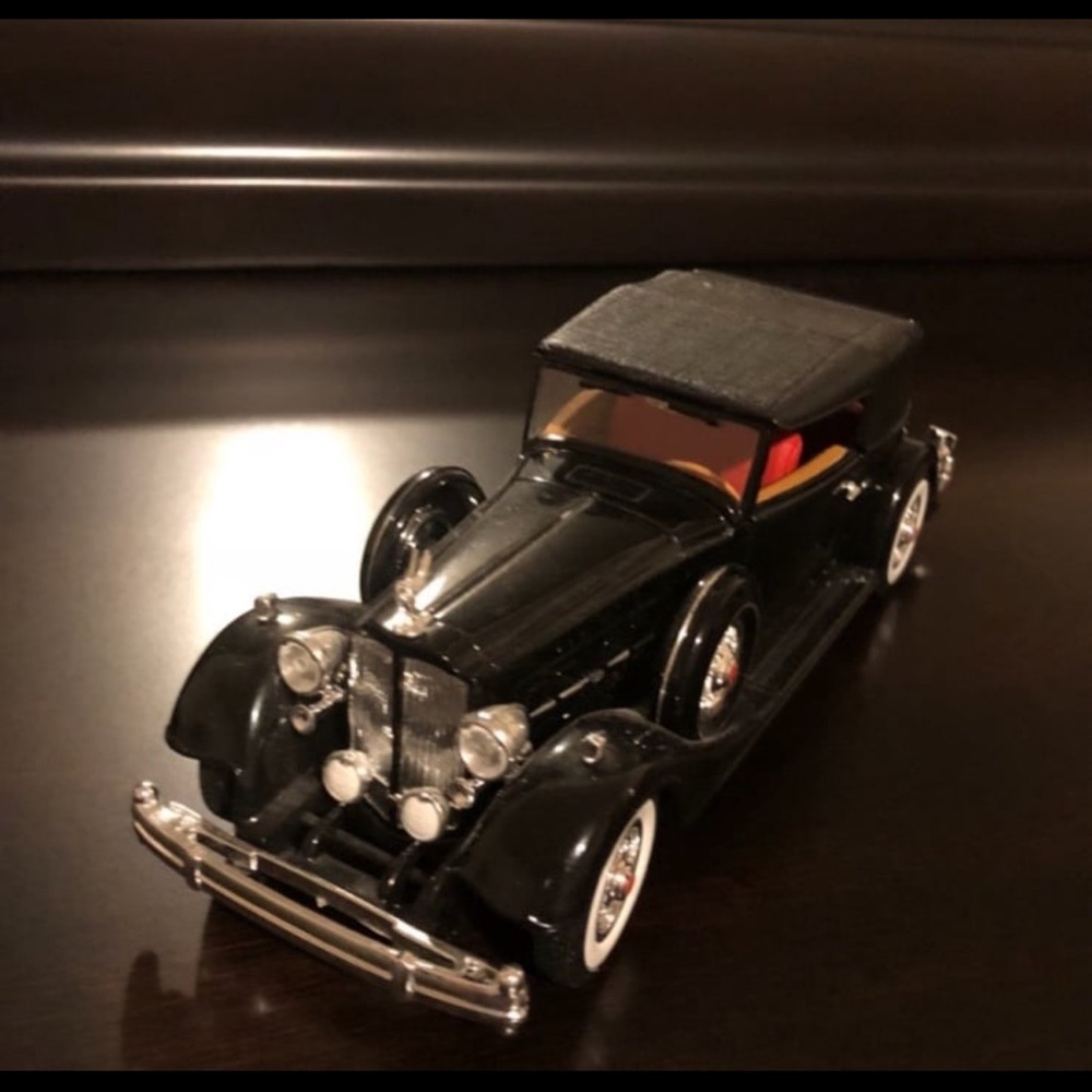 Collectible 1934 Packard Phaeton Diecast Model Car 1:32 Black Convertible - Picture 2 of 7